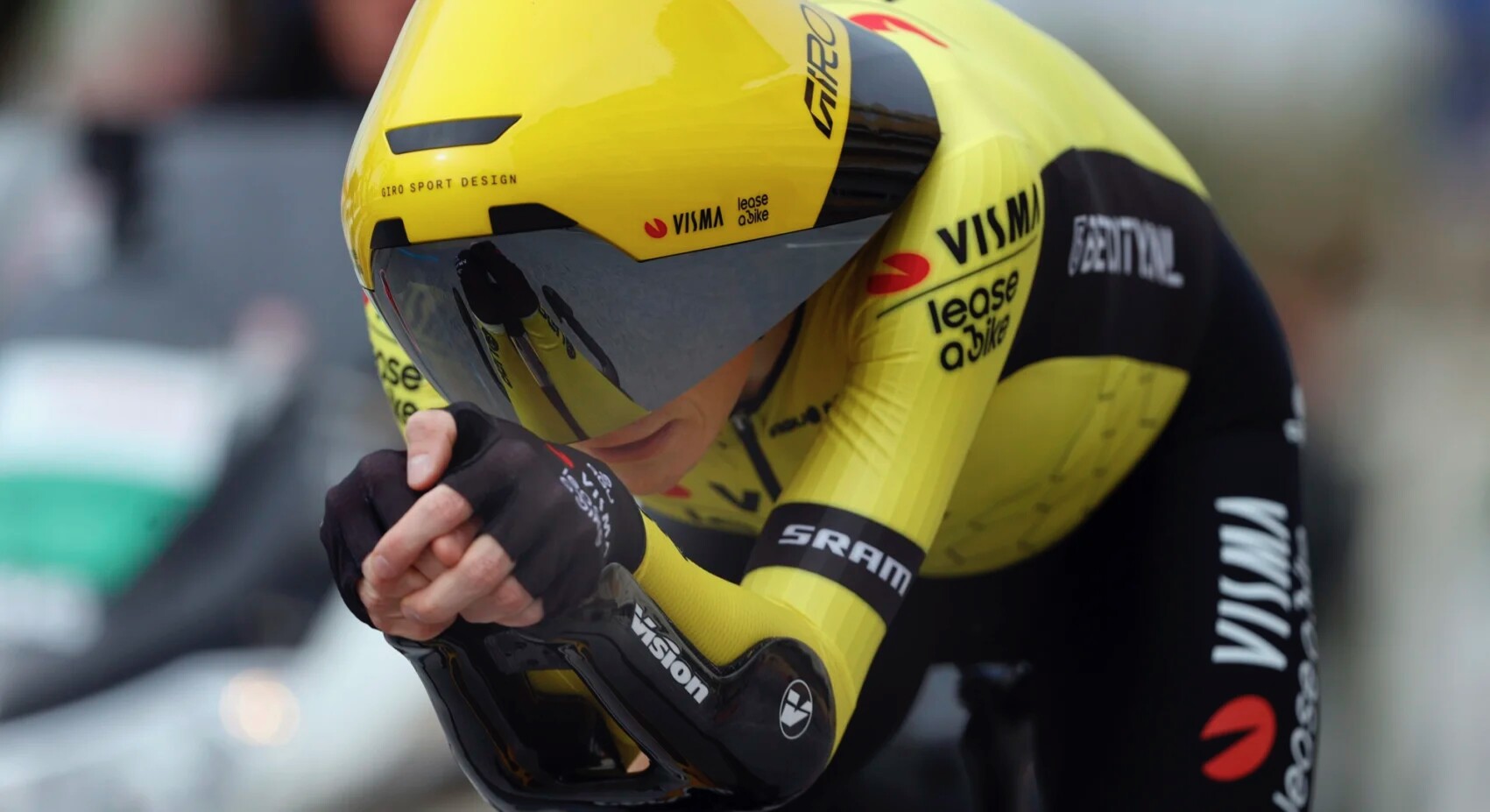 Giro Aerohead II bike helmet streamlines the head into slippery bullet